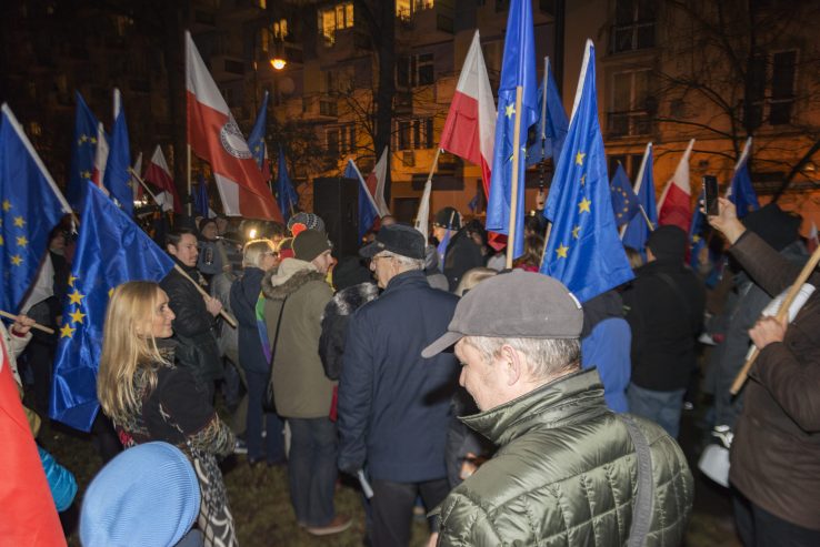 9 marca pod biurem PiS w Krakowie. To była imponująca mobilizacja.