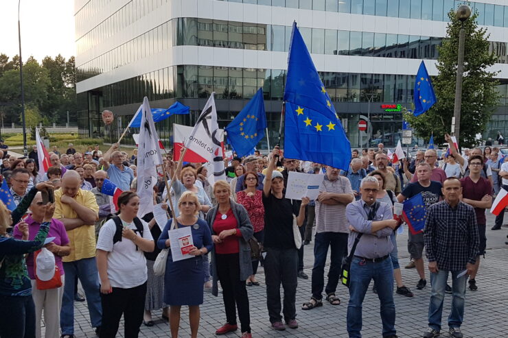 Manifestacje przed sądami w Małopolsce w dniu 12.06.2018