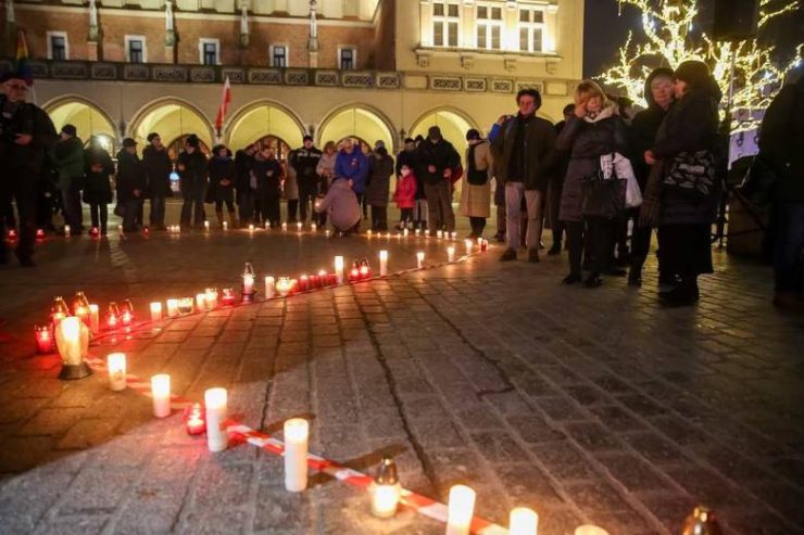 Kraków: Światło dla Pawła Adamowicza